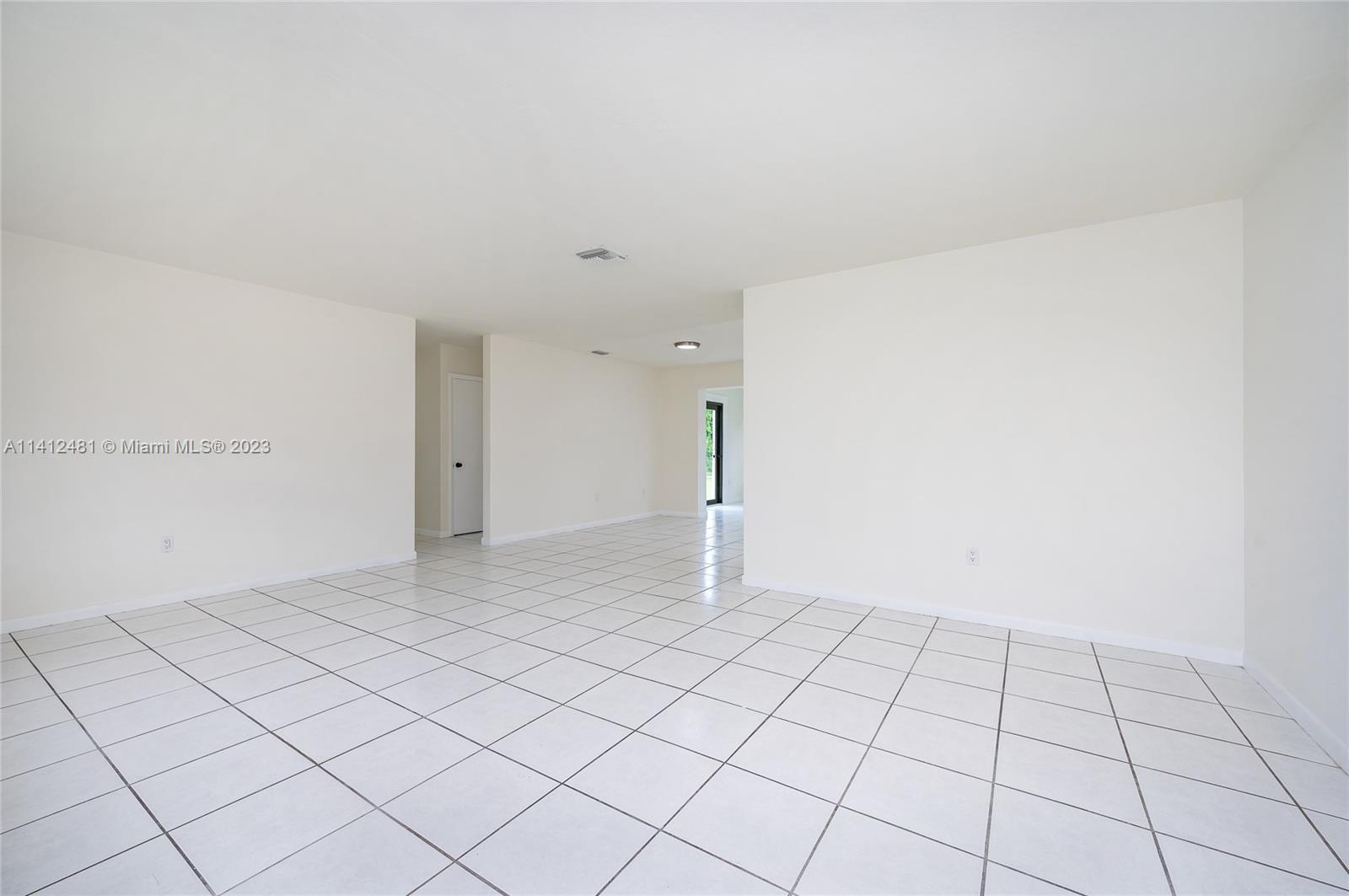 532 Northwest 15th Street Homestead, FL 33030 - Photo 19 of 32 a view of an empty room