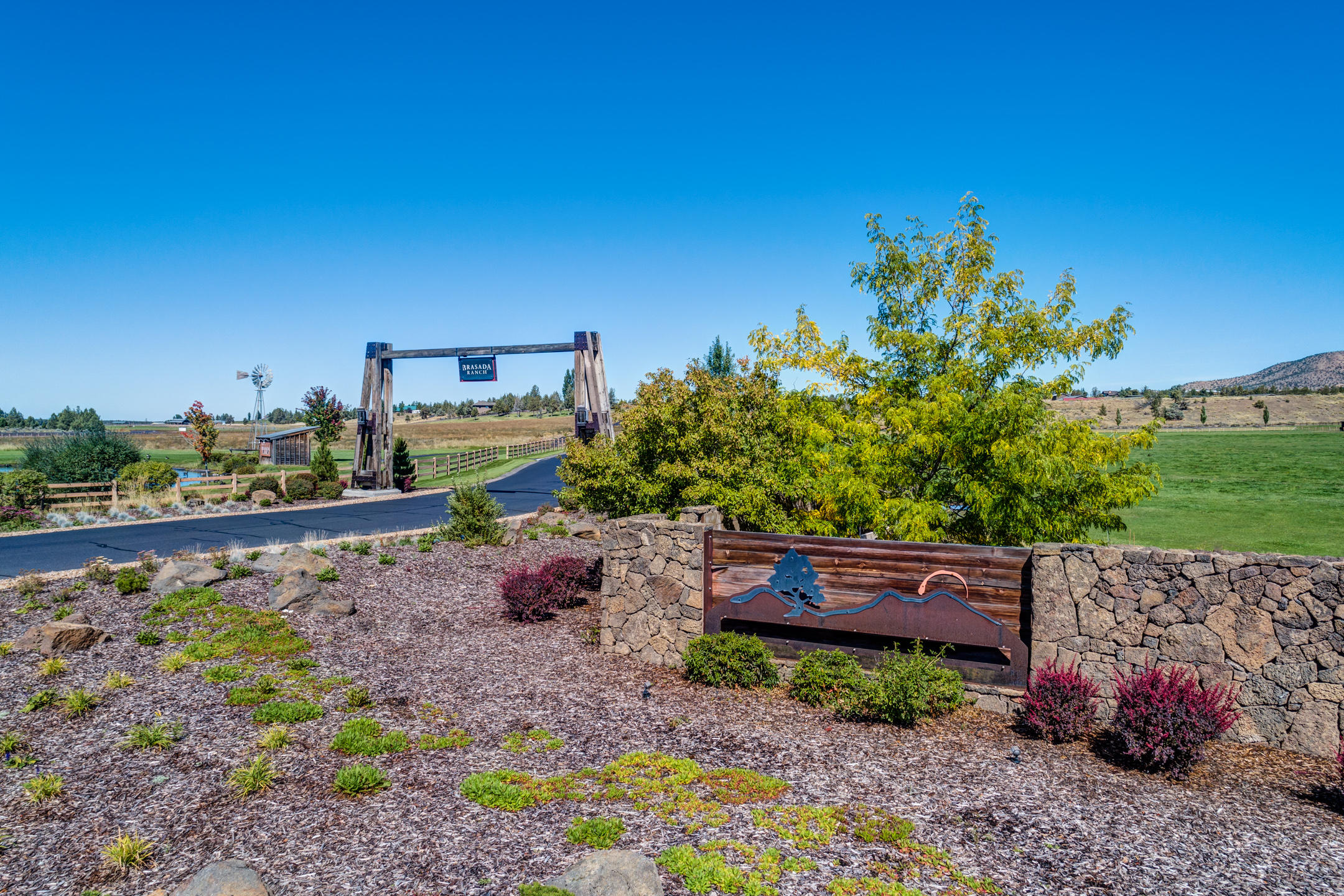 391 Southwest Ranchview Road Powell Butte, OR 97753 - Photo 2 of 20
