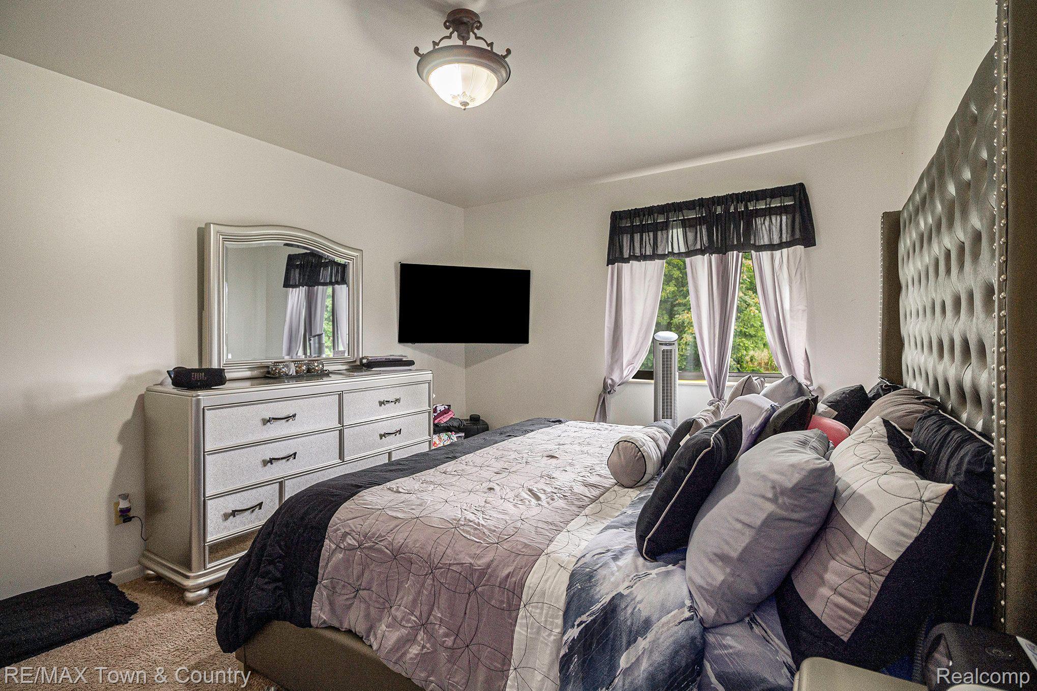8040 Potter Road Flushing, MI 48433 - Photo 24 of 36 Gallery Image 24