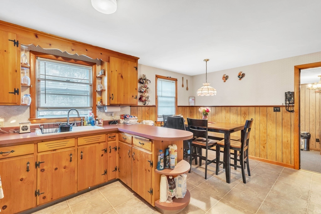 89 Silver Street West Springfield, MA 01089 - Photo 12 of 39 Gallery Image 12