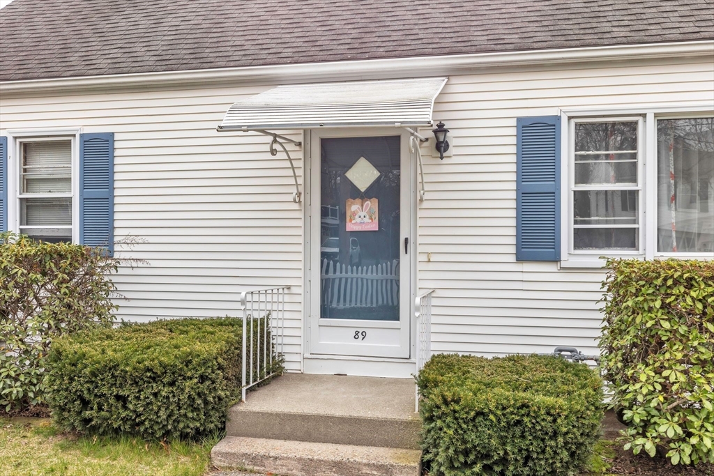 89 Silver Street West Springfield, MA 01089 - Photo 3 of 39 Gallery Image 3