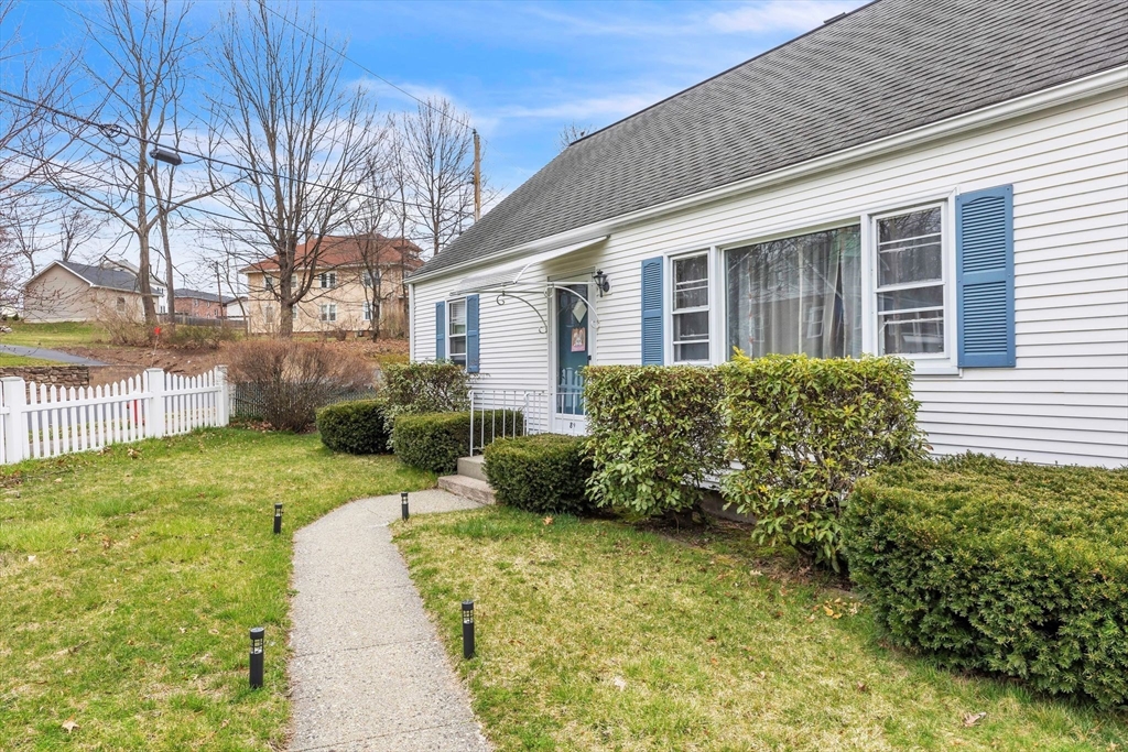 89 Silver Street West Springfield, MA 01089 - Photo 4 of 39 Gallery Image 4