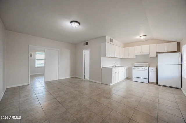 $995 | 864 East Chandler Boulevard, Unit 15, Chandler, AZ 85225