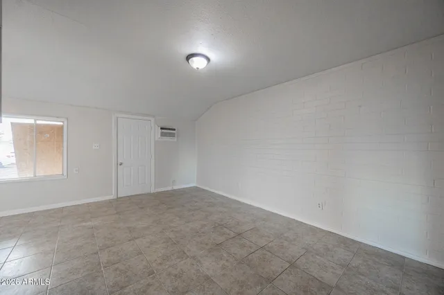 $995 | 864 East Chandler Boulevard, Unit 15, Chandler, AZ 85225