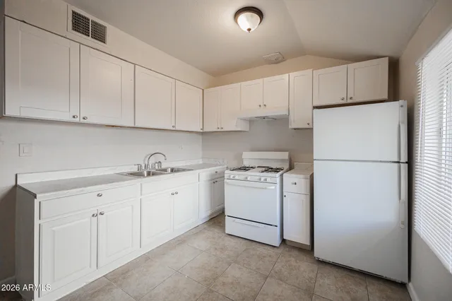 $995 | 864 East Chandler Boulevard, Unit 15, Chandler, AZ 85225