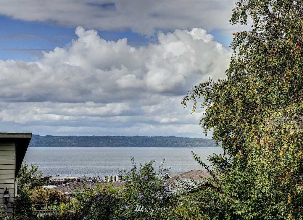 821 Walnut Street Edmonds, WA 98020 - Photo 2 of 20 Gallery Image 2