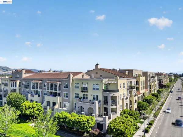 $999,888 | 600 South Abel Street, Unit 214, Milpitas, CA 95035