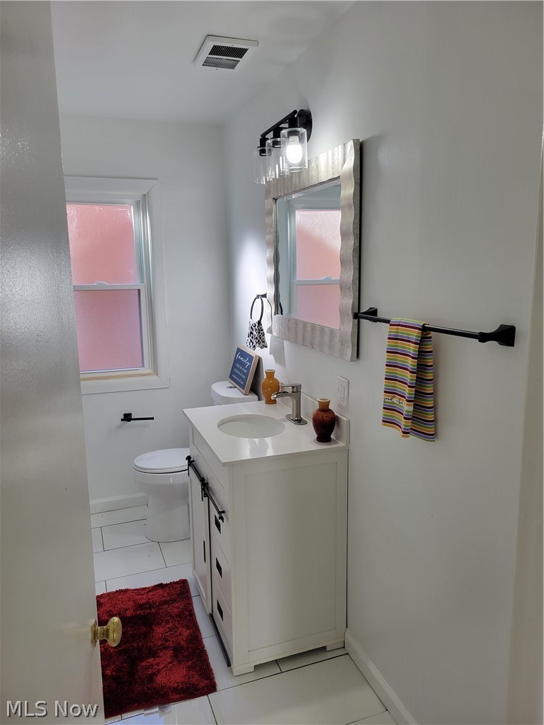 4025 Stonehaven Road Cleveland, OH 44121 - Photo 9 of 16 Gallery Image 9