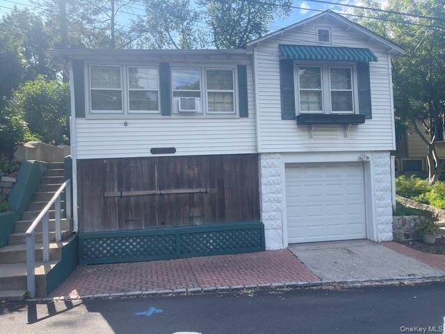 35 Youngs Hill Road Huntington, NY 11743 - Photo 2 of 15