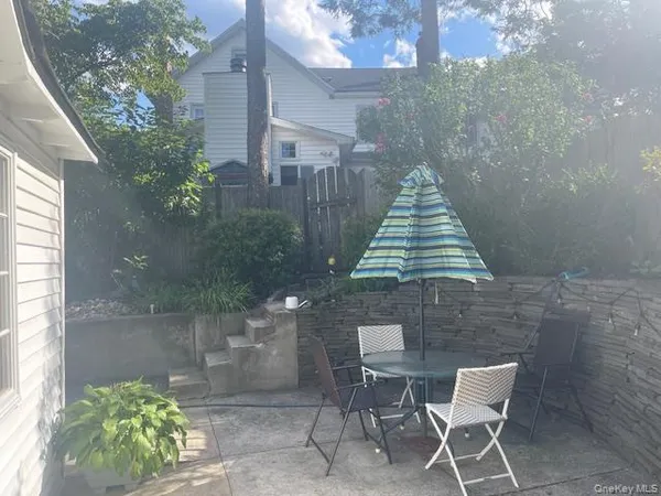 $2,650 | 35 Youngs Hill Road, Huntington, NY 11743