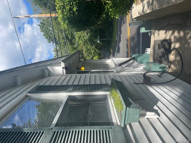 35 Youngs Hill Road Huntington, NY 11743 - Photo 5 of 15