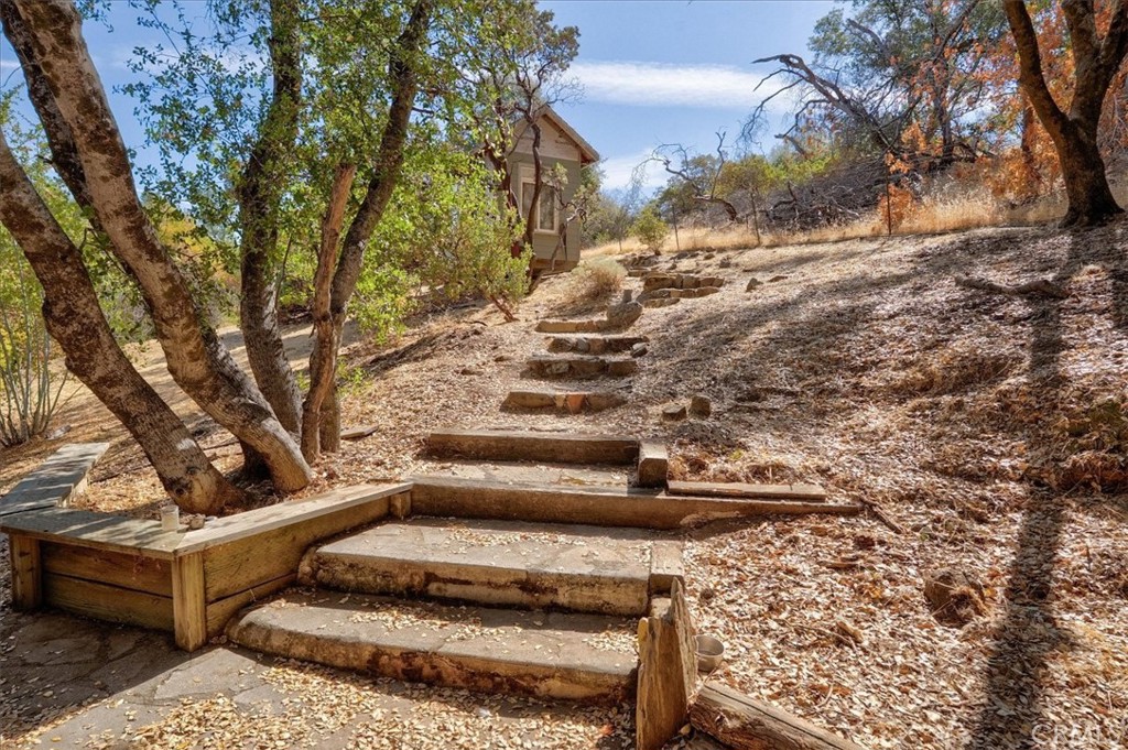 3279 Quail Run Road Mariposa, CA 95338 - Photo 7 of 41 a view of entryway with outdoor area