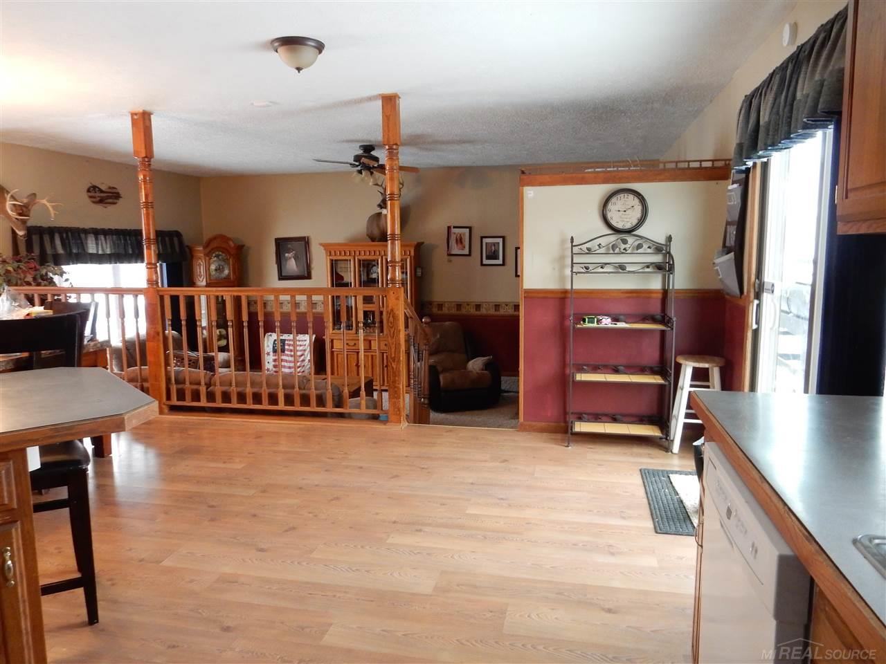 4112 Church Perry, MI 48872 - Photo 11 of 39 31277651-10.JPG