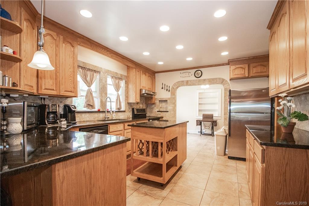 407 Mullis Road Harmony, NC 28634 - Photo 2 of 24 Gallery Image 2