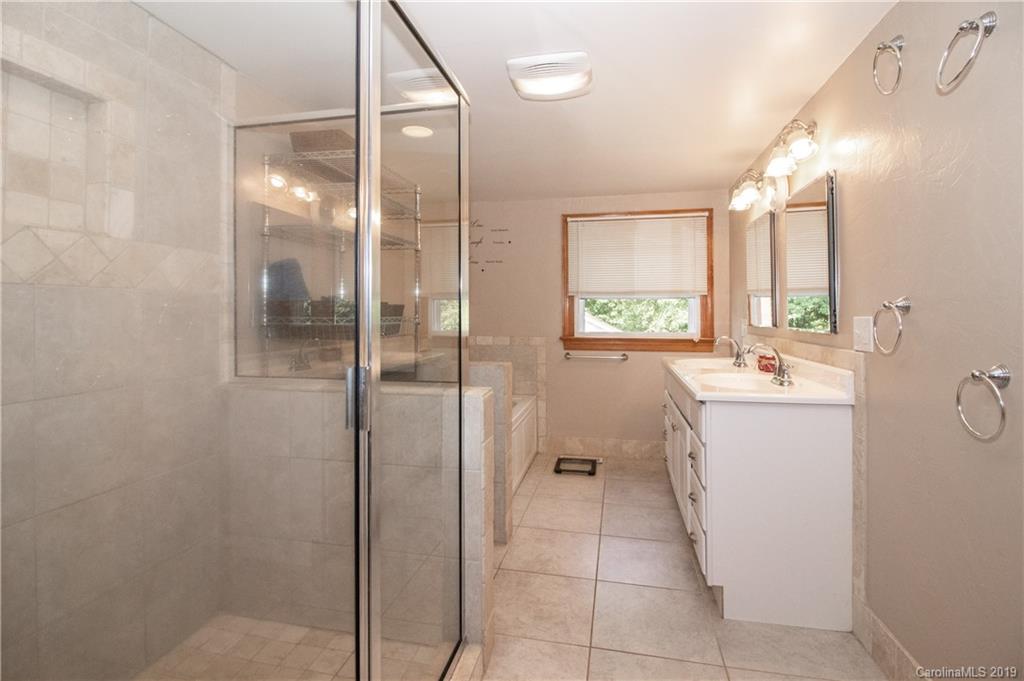 407 Mullis Road Harmony, NC 28634 - Photo 12 of 24 Gallery Image 12