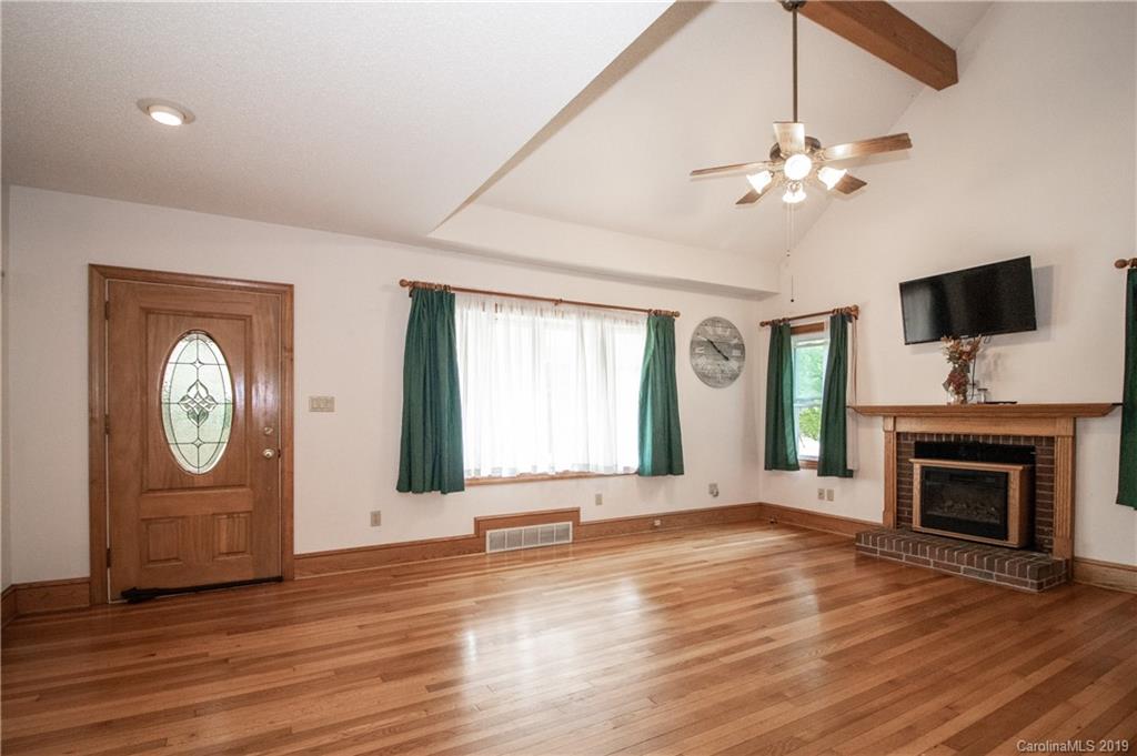 407 Mullis Road Harmony, NC 28634 - Photo 10 of 24 Gallery Image 10