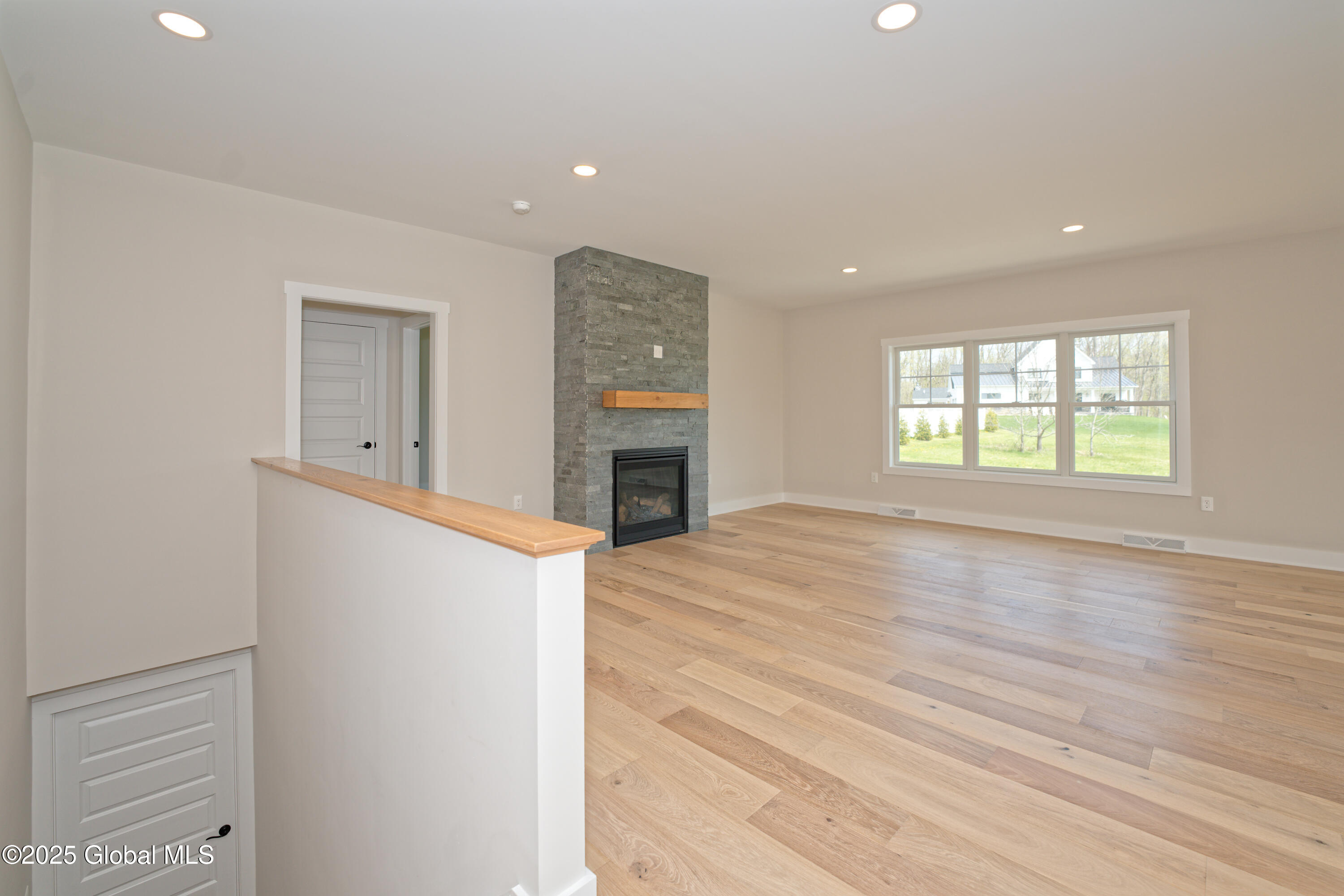 2802 Phillips Road East Greenbush, NY 12033 - Photo 9 of 32 Great Room