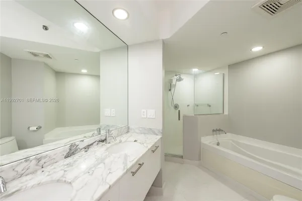 $3,900 | 55 Southeast 6th Street, Unit 1207, Miami, FL 33131