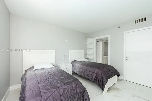 $3,900 | 55 Southeast 6th Street, Unit 1207, Miami, FL 33131