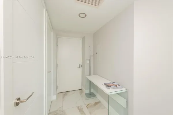 $3,900 | 55 Southeast 6th Street, Unit 1207, Miami, FL 33131