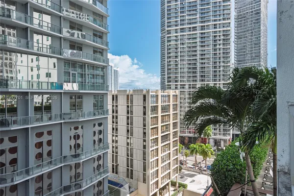 $3,900 | 55 Southeast 6th Street, Unit 1207, Miami, FL 33131