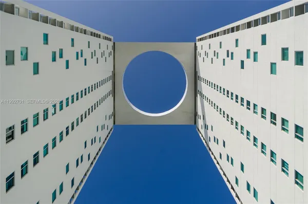 $3,900 | 55 Southeast 6th Street, Unit 1207, Miami, FL 33131