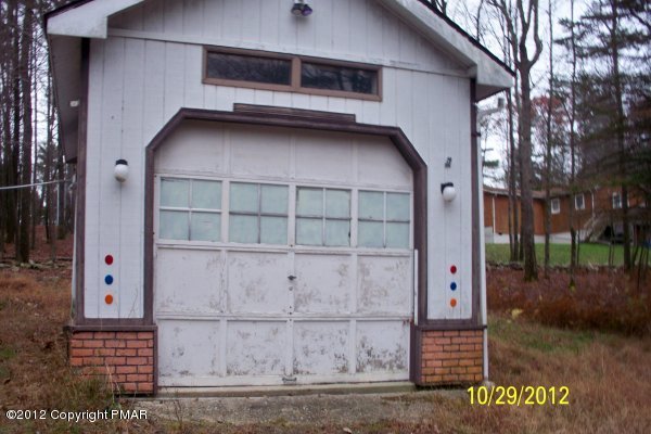 1 car Detached Garage