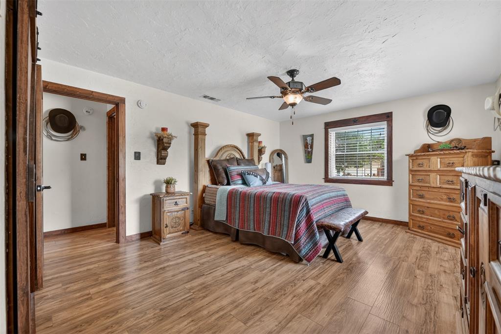 1102 Old Base Road Aurora, TX 76078 - Photo 19 of 37