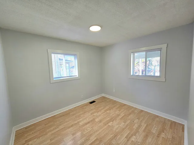 $2,600 | 324 Rosewood Avenue, Aurora, IL 60505