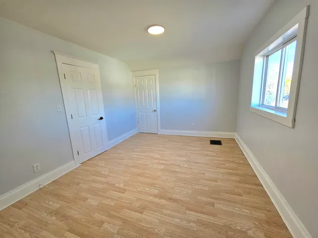 $2,600 | 324 Rosewood Avenue, Aurora, IL 60505