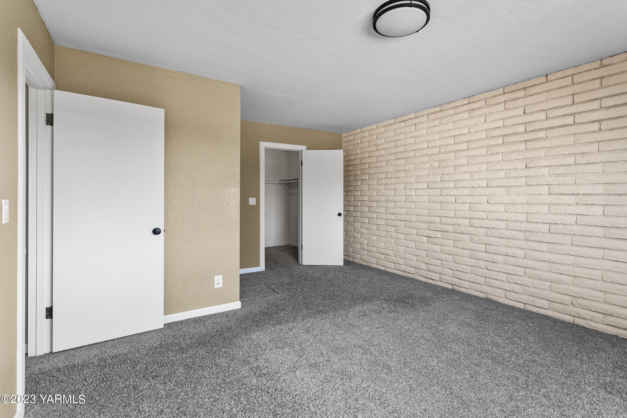 1 Crest Circle Yakima, WA 98908 - Photo 19 of 30 a view of empty room with white walls