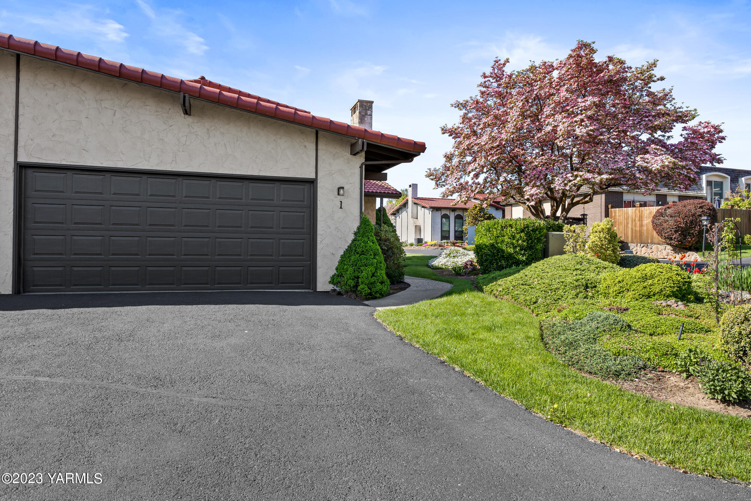 1 Crest Circle Yakima, WA 98908 - Photo 2 of 30 a house with a yard