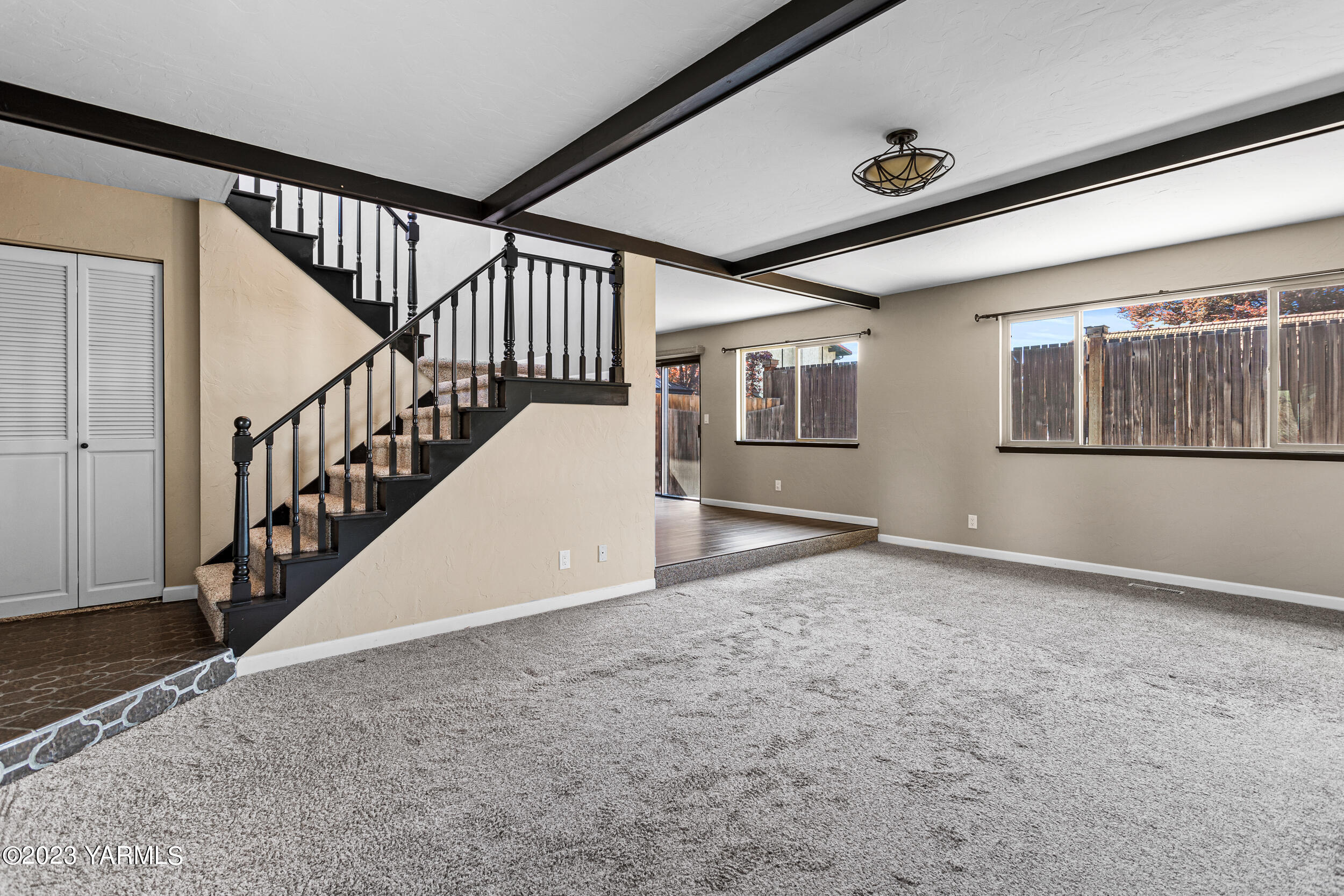 1 Crest Circle Yakima, WA 98908 - Photo 9 of 30 a view of an entryway
