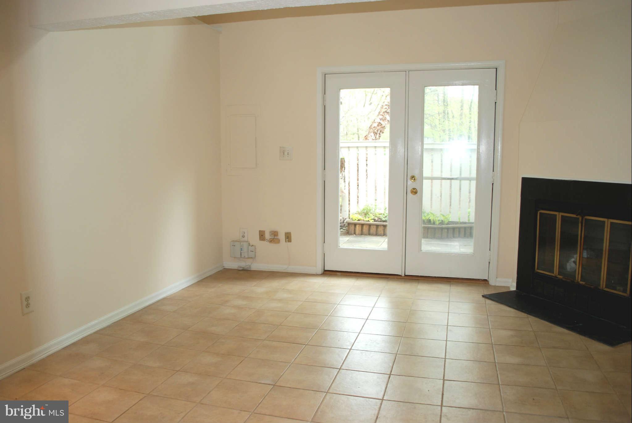 1929 Sagewood Lane Reston, VA 20191 - Photo 5 of 15 Rec / Living Room