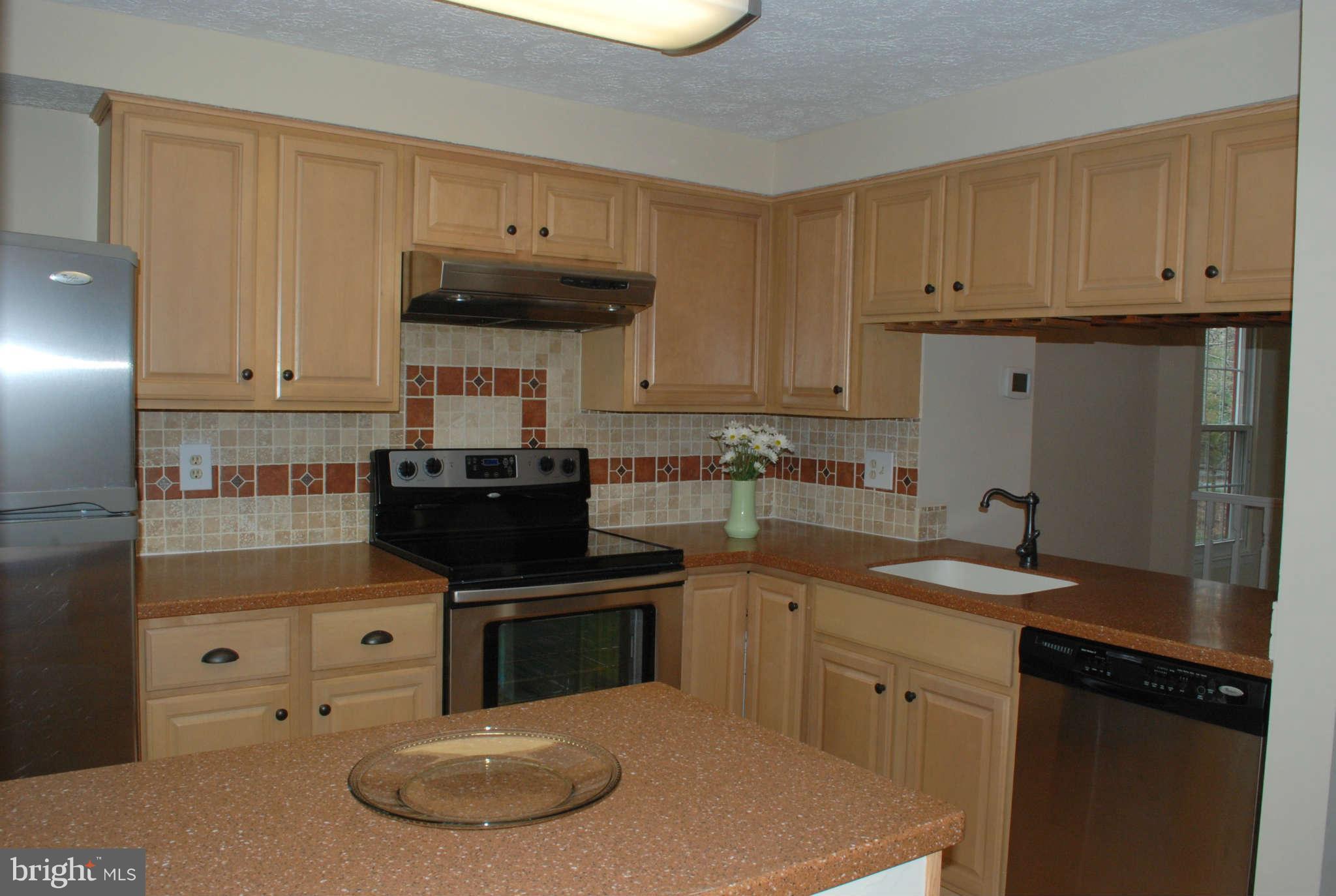 1929 Sagewood Lane Reston, VA 20191 - Photo 8 of 15 Kitchen