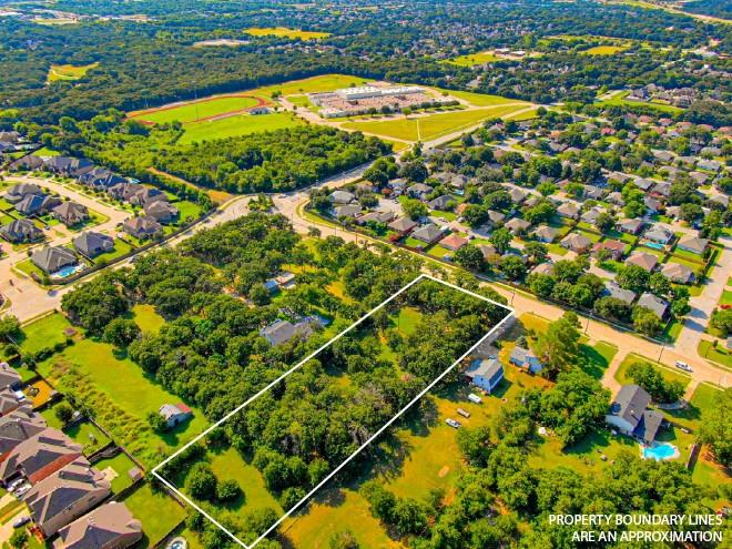2801 Russell Road Arlington, TX 76001 - Photo 25 of 26 a view of a tennis court