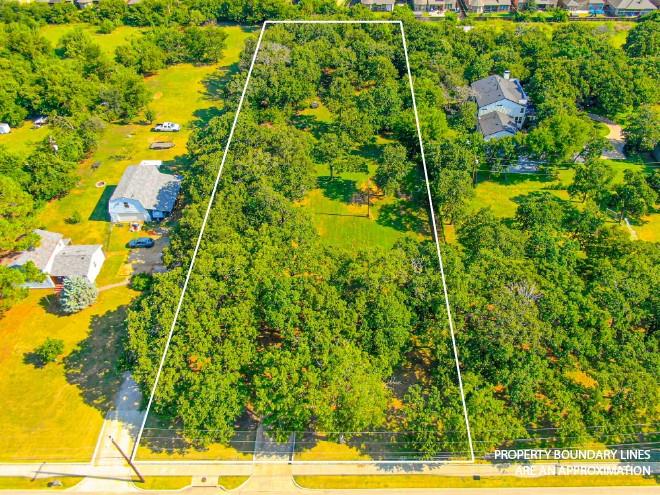 2801 Russell Road Arlington, TX 76001 - Photo 10 of 26 a view of swimming pool from a garden