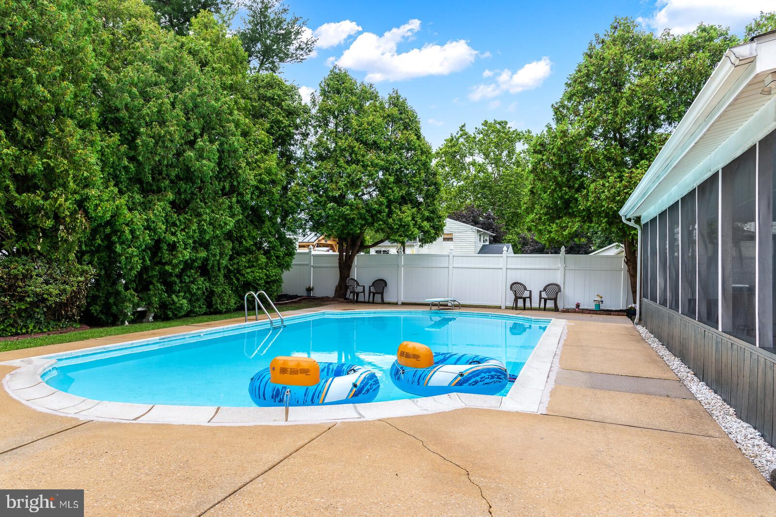 1100 Stinsford Road Newark, DE 19713 - Photo 19 of 20 Refreshing Pool