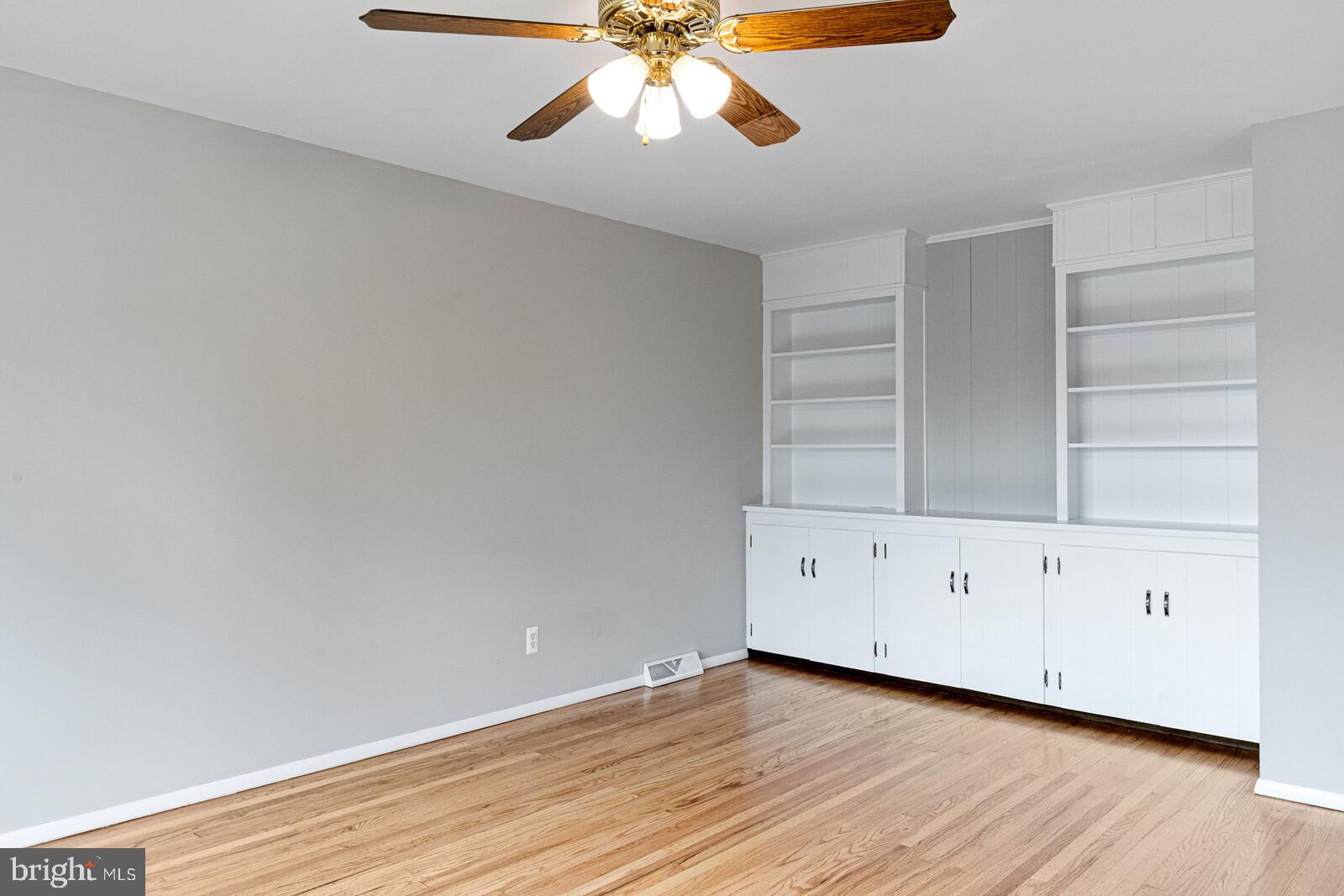 1100 Stinsford Road Newark, DE 19713 - Photo 4 of 20 Built-In Shelving