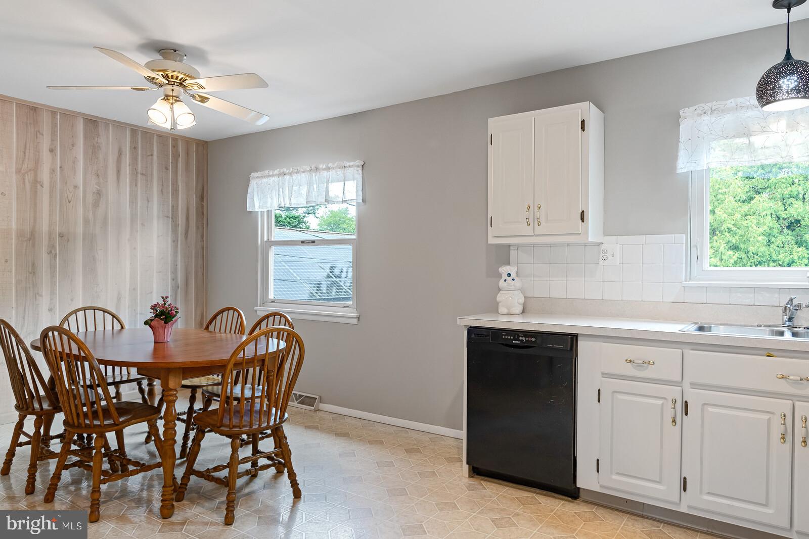 1100 Stinsford Road Newark, DE 19713 - Photo 6 of 20 Kitchen