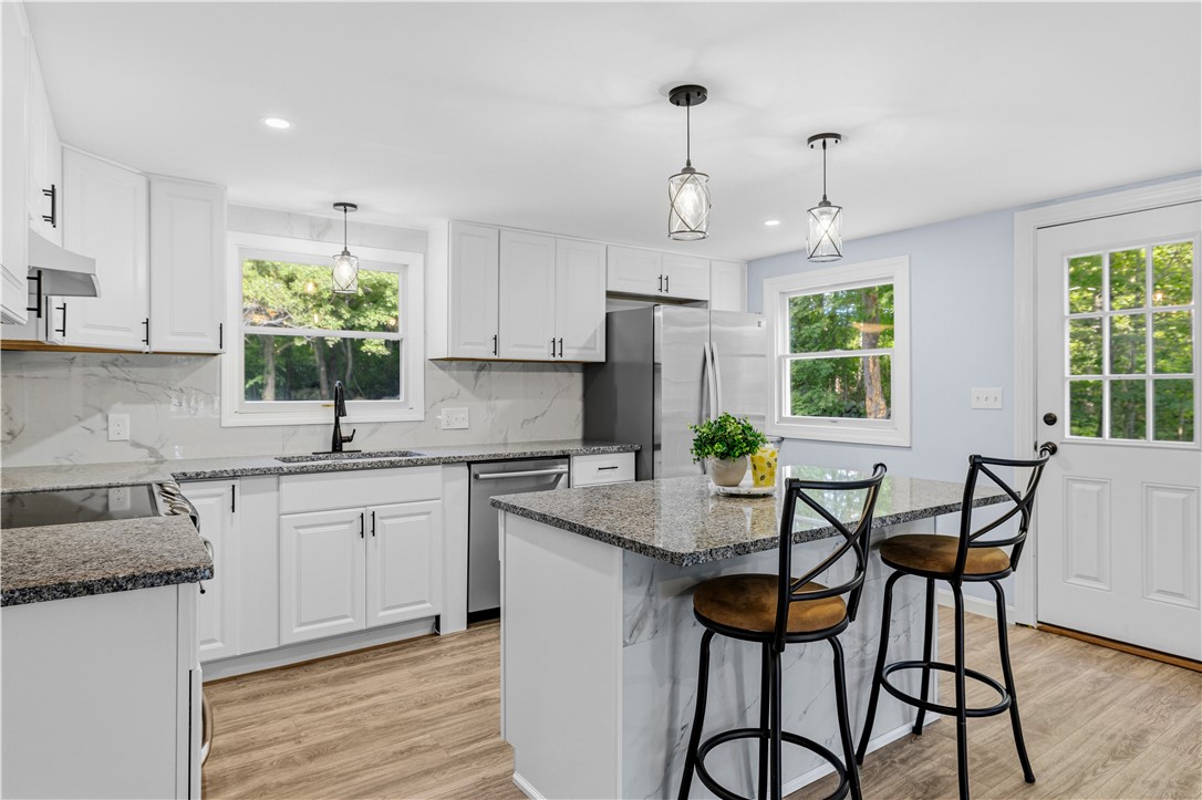 380 Brayton Road Tiverton, RI 02878 - Photo 8 of 36