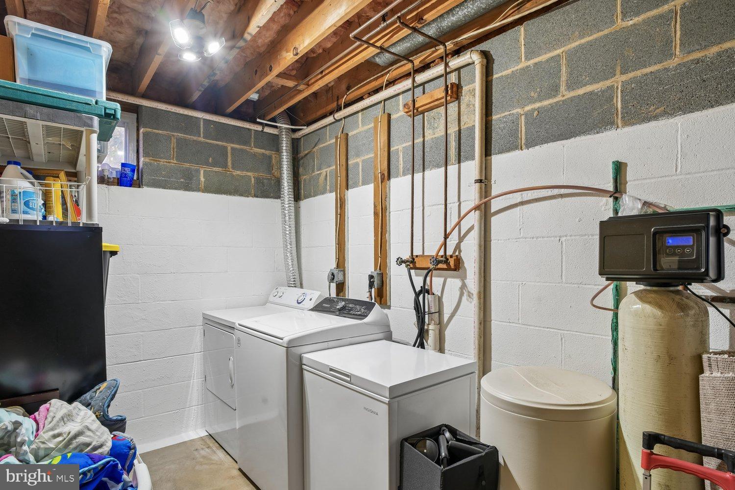 1638 Midland Road Edgewater, MD 21037 - Photo 28 of 39 Laundry
