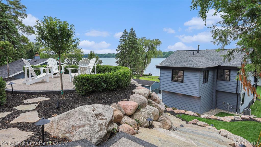 2645 Devonshire Road Leonard, MI 48367 - Photo 3 of 43