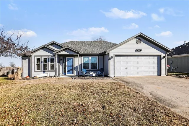 $327,000 | 1307 South Huntington Drive, Greenwood, MO 64034