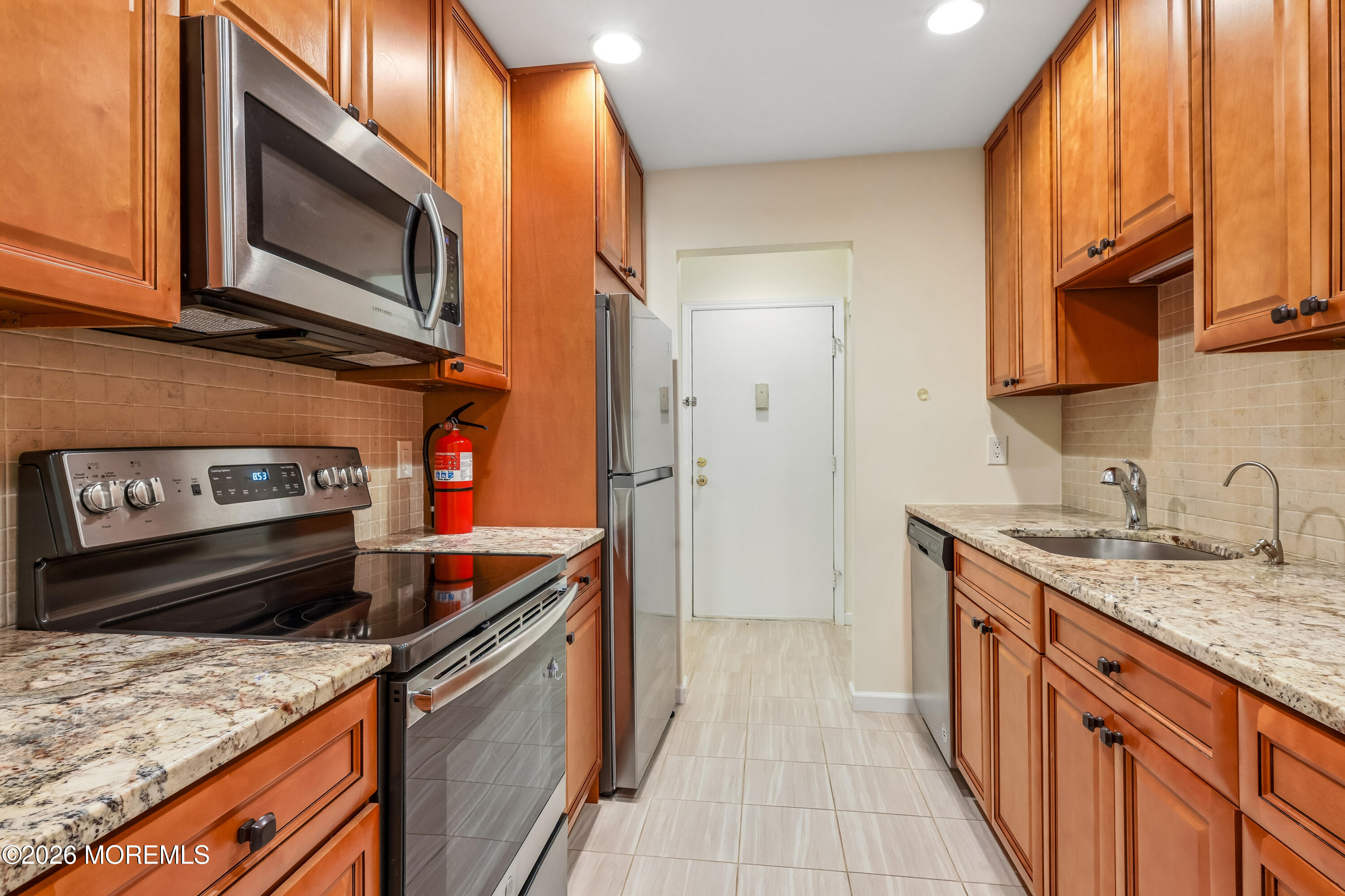 97 Arrowood Road, Unit G Manalapan, NJ 07726 - Photo 6 of 20 010