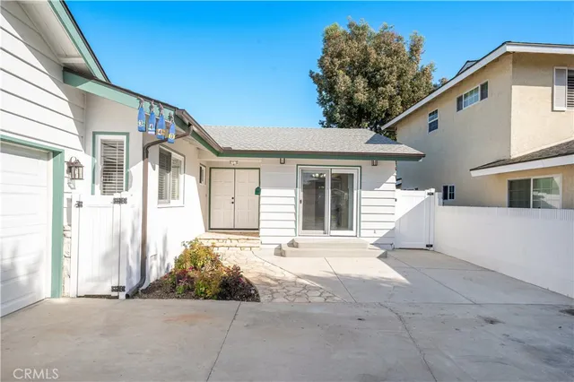 $1,250,000 | 3440 Lama Avenue, Long Beach, CA 90808