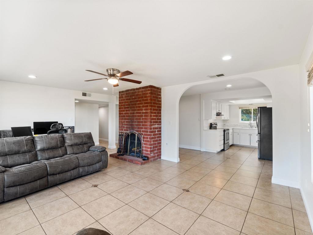 2443 Helix Street Spring Valley, CA 91977 - Photo 11 of 40