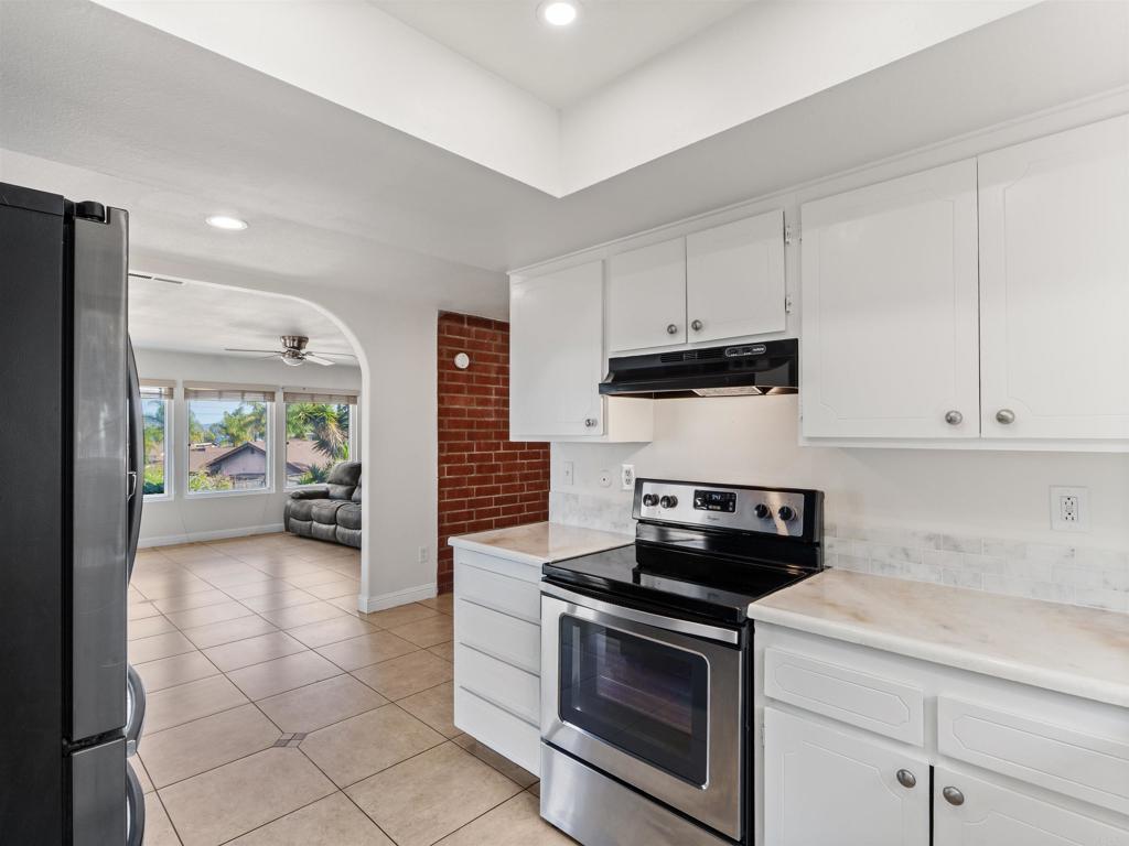 2443 Helix Street Spring Valley, CA 91977 - Photo 14 of 40