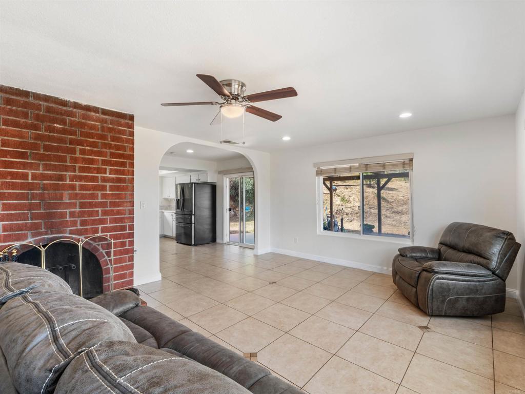 2443 Helix Street Spring Valley, CA 91977 - Photo 4 of 40