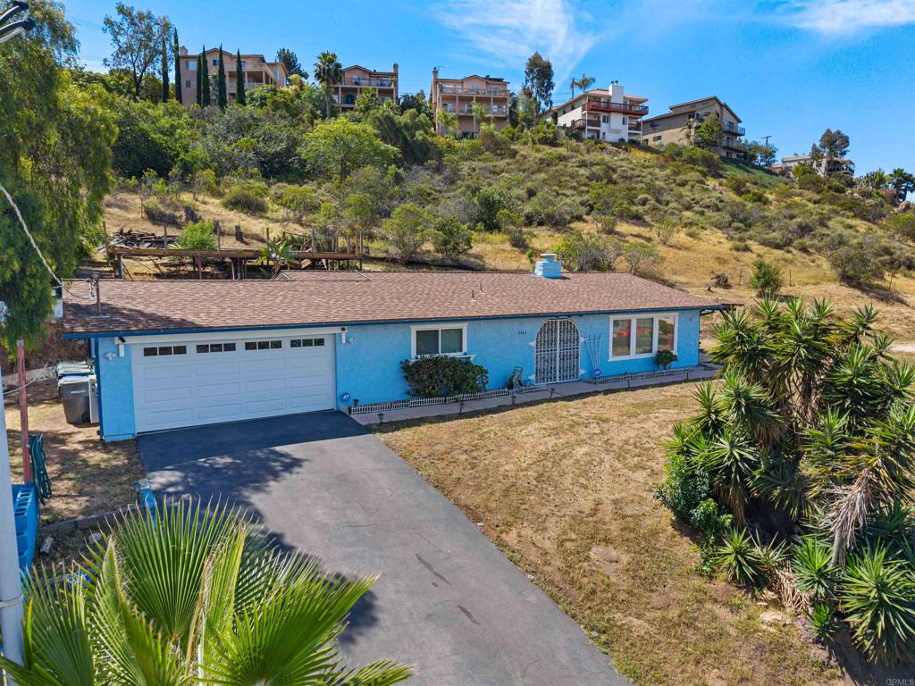 2443 Helix Street Spring Valley, CA 91977 - Photo 6 of 40